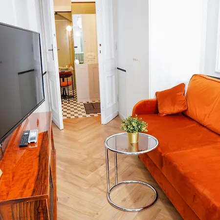 Premier Deluxe - Nowy Swiat アパート ワルシャワ